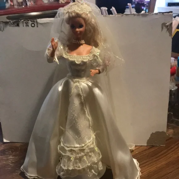 Mattel Holiday Vintage Mattel 976 Barbie Bridal Doll In